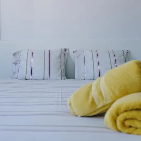 With 5 Bedrooms * Peniche