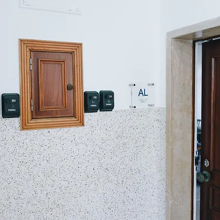 With 5 Bedrooms Apartamento