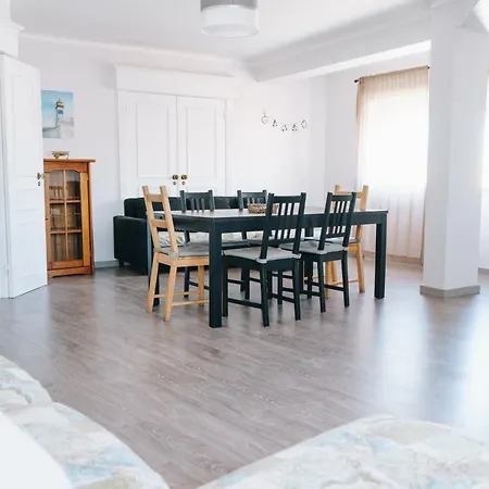 Apartamento With 5 Bedrooms Peniche