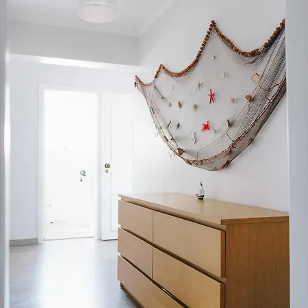 With 5 Bedrooms Apartamento