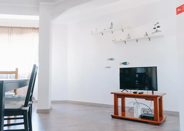 شقة With 5 Bedrooms بينيش
