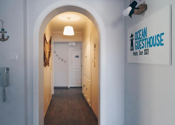 With 5 Bedrooms شقة بينيش