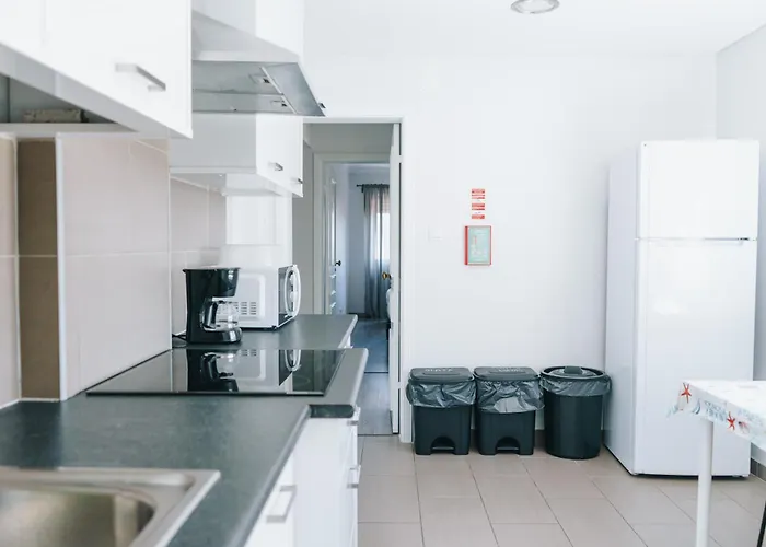 With 5 Bedrooms * Peniche
